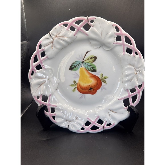 Unmarked Other - Ceramic Reticulated Pear Plate White Glazed Pink Trimmed 8" Diameter